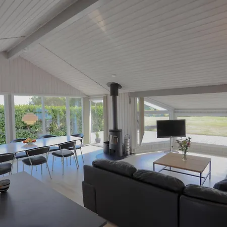 House For 9 Guests 400 M To The Sea * Strandby