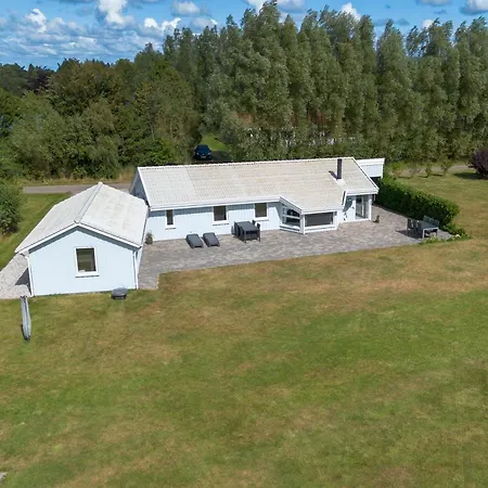 House For 9 Guests 400 M To The Sea Feriehus *