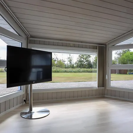 Semesterbostad Mysigt Strandhus För 9 400 M Stranden *