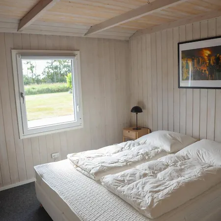 House For 9 Guests 400 M To The Sea Strandby