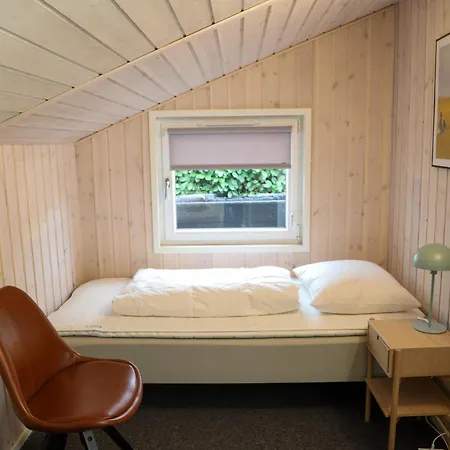 Mysigt Strandhus För 9 400 M Stranden Semesterbostad Strandby