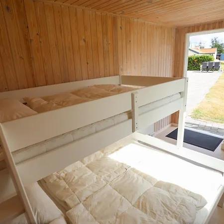 House For 9 Guests 400 M To The Sea Feriehus