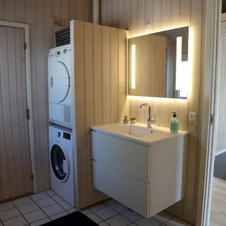 Feriehus House For 9 Guests 400 M To The Sea Strandby