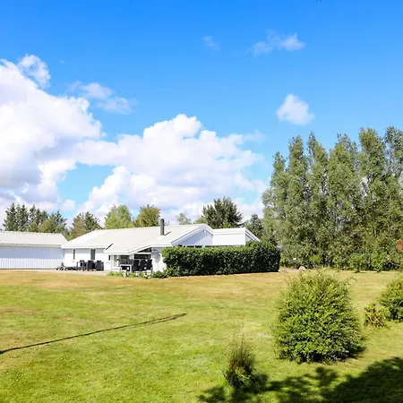 House For 9 Guests 400 M To The Sea * Strandby